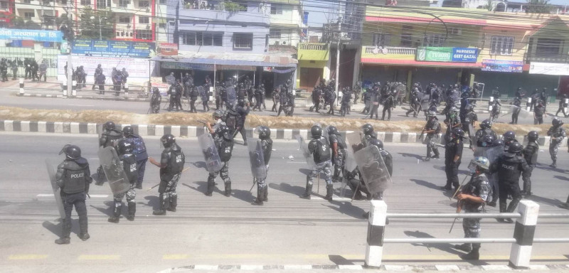 प्रदेशको नामकरणविरुद्ध विराटनगरमा भएको प्रदर्शनमा ६ प्रहरीसहित १२ जनाभन्दा बढी घाइते